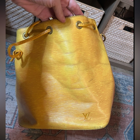 LOUIS VUITTON Noe GM Vintage Drawstring Bucket Bag Yellow Epi Leather - Picture 14 of 16
